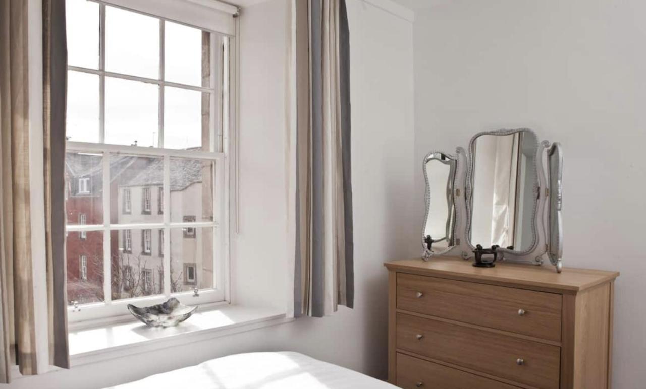 Royal Mile Apartment Edimburgo Esterno foto